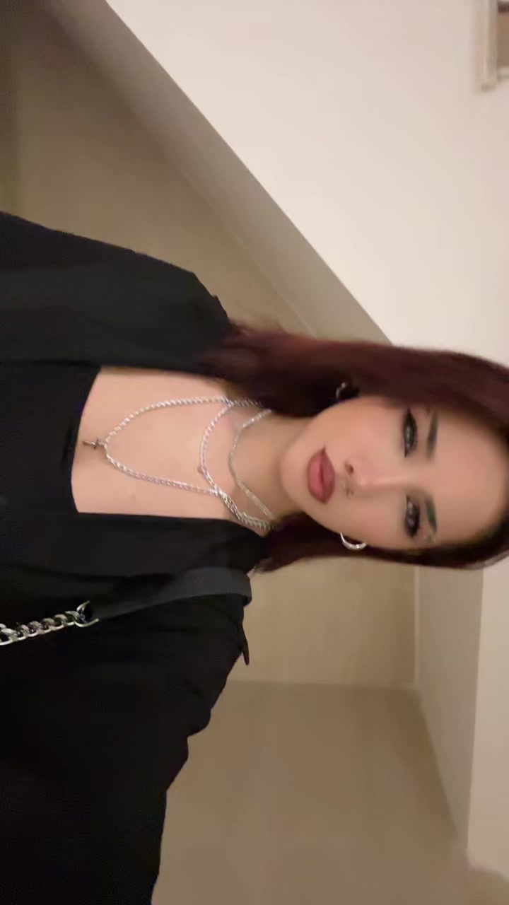 @hellxxrz