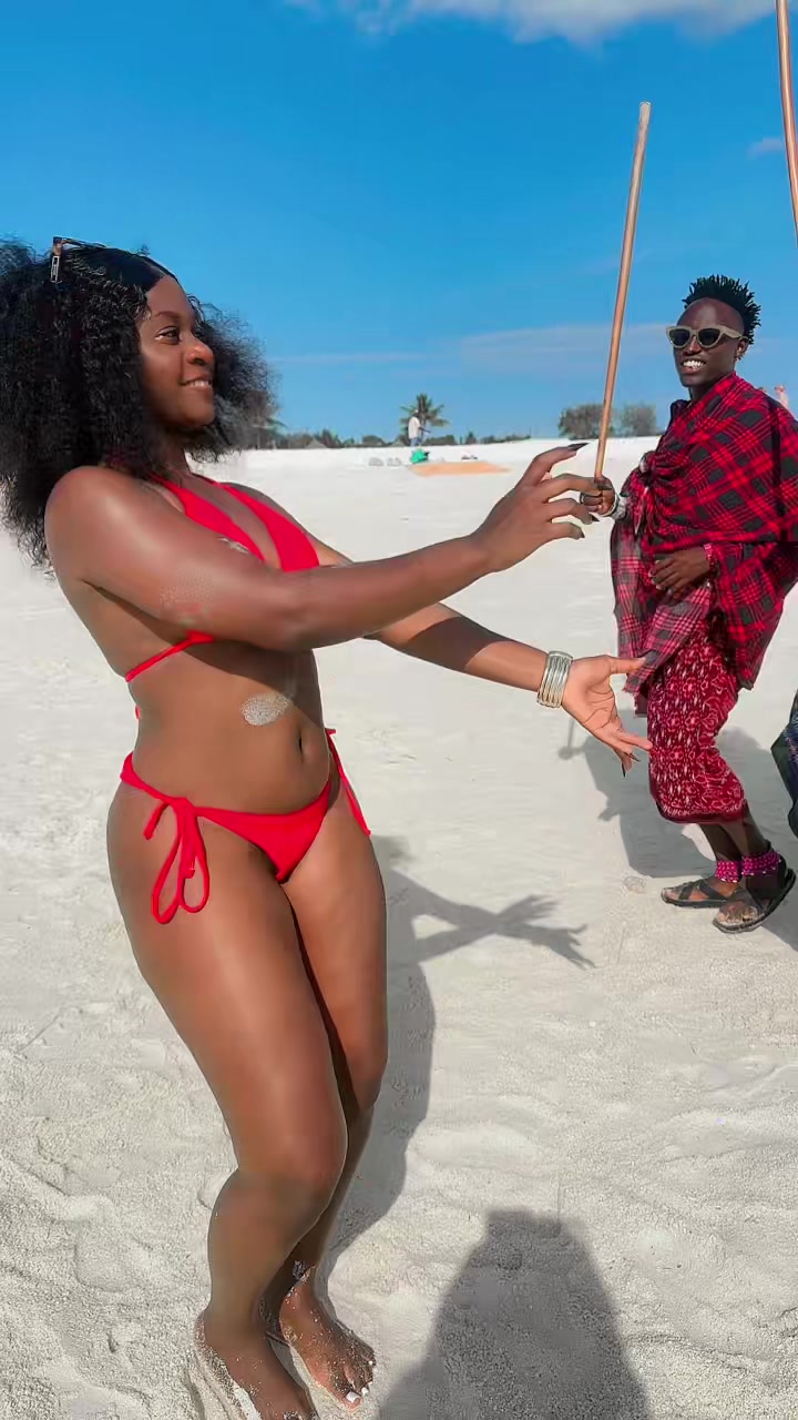 @🍍