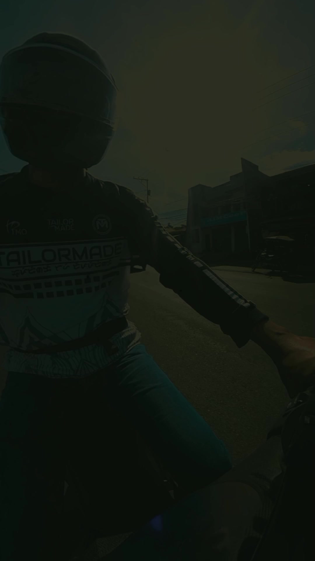 @FernzMoto