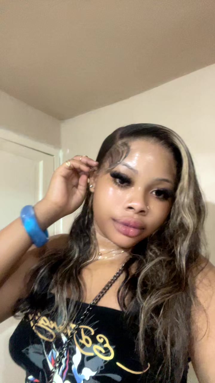 @Shandaethebee