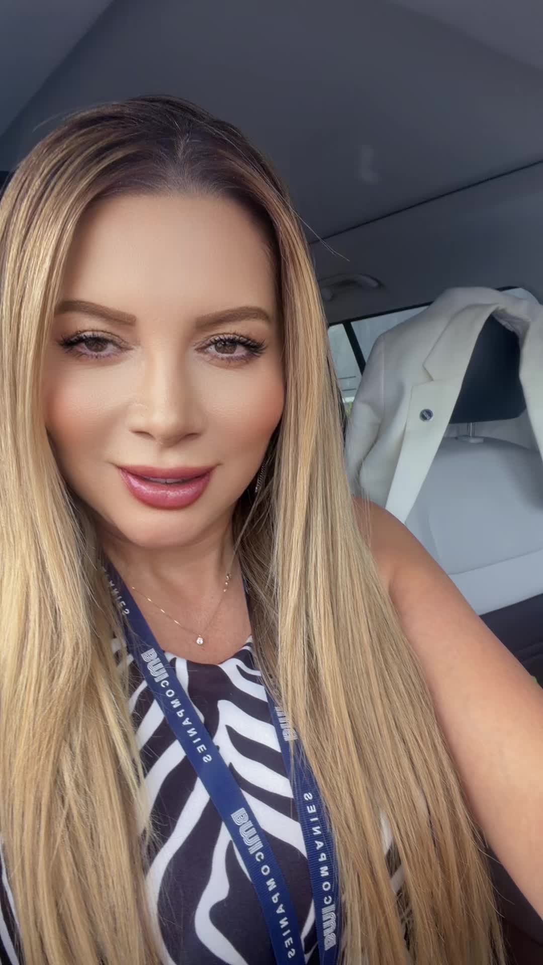 @Anna Karyna