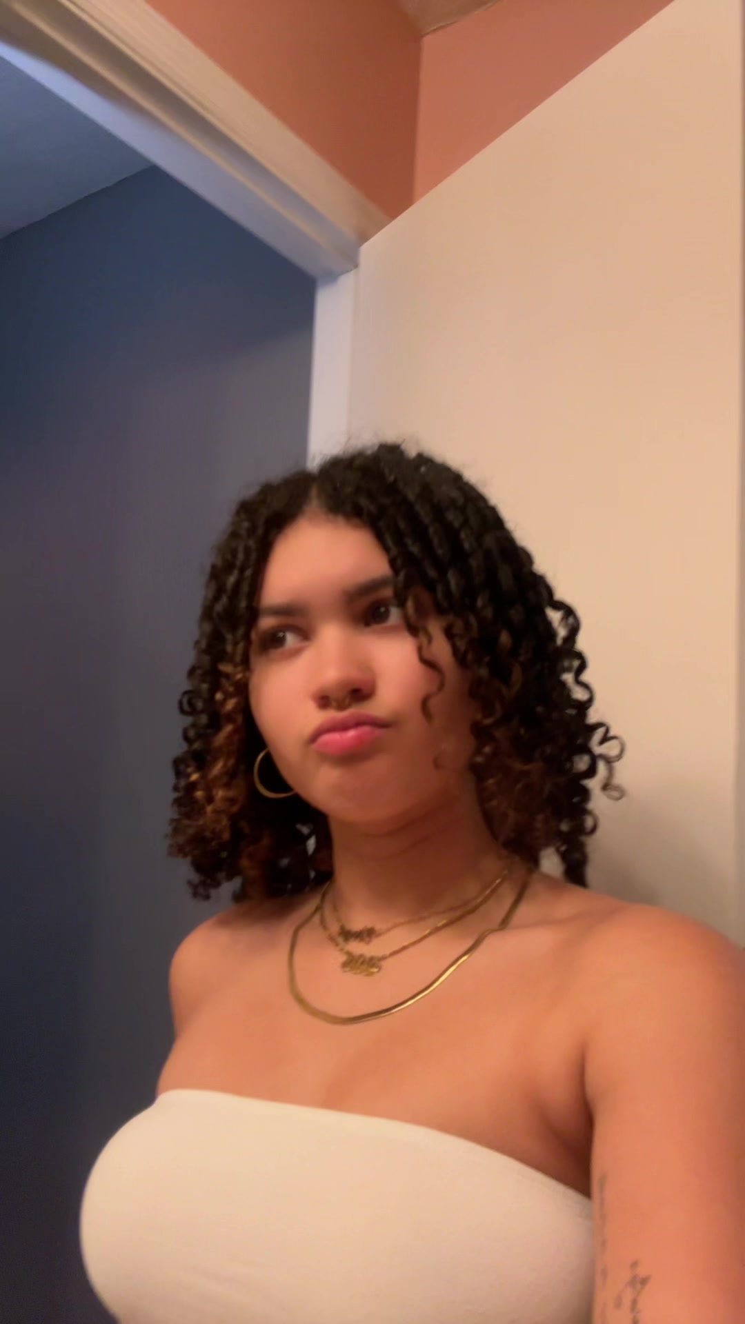 @???