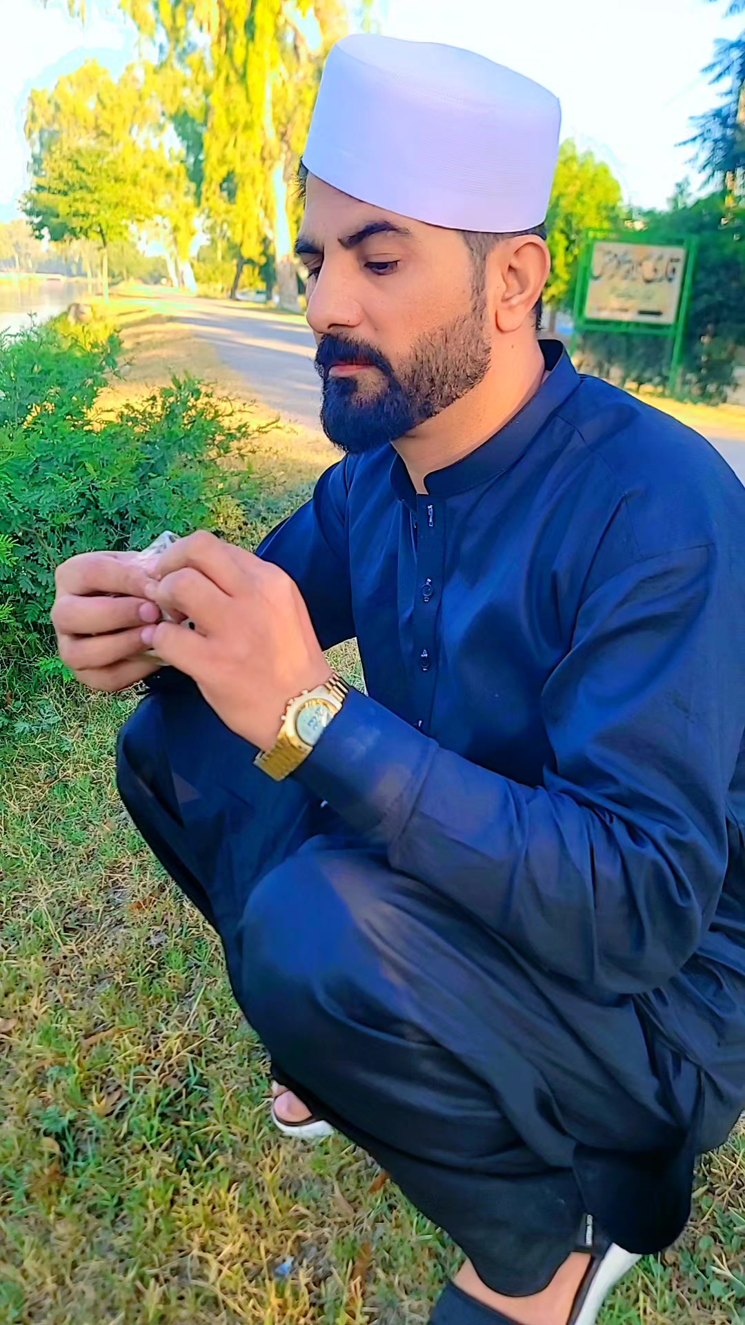 @منجن ماما آفیشل