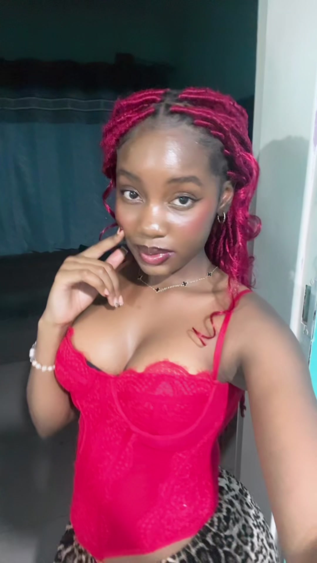@Shaniq💫
