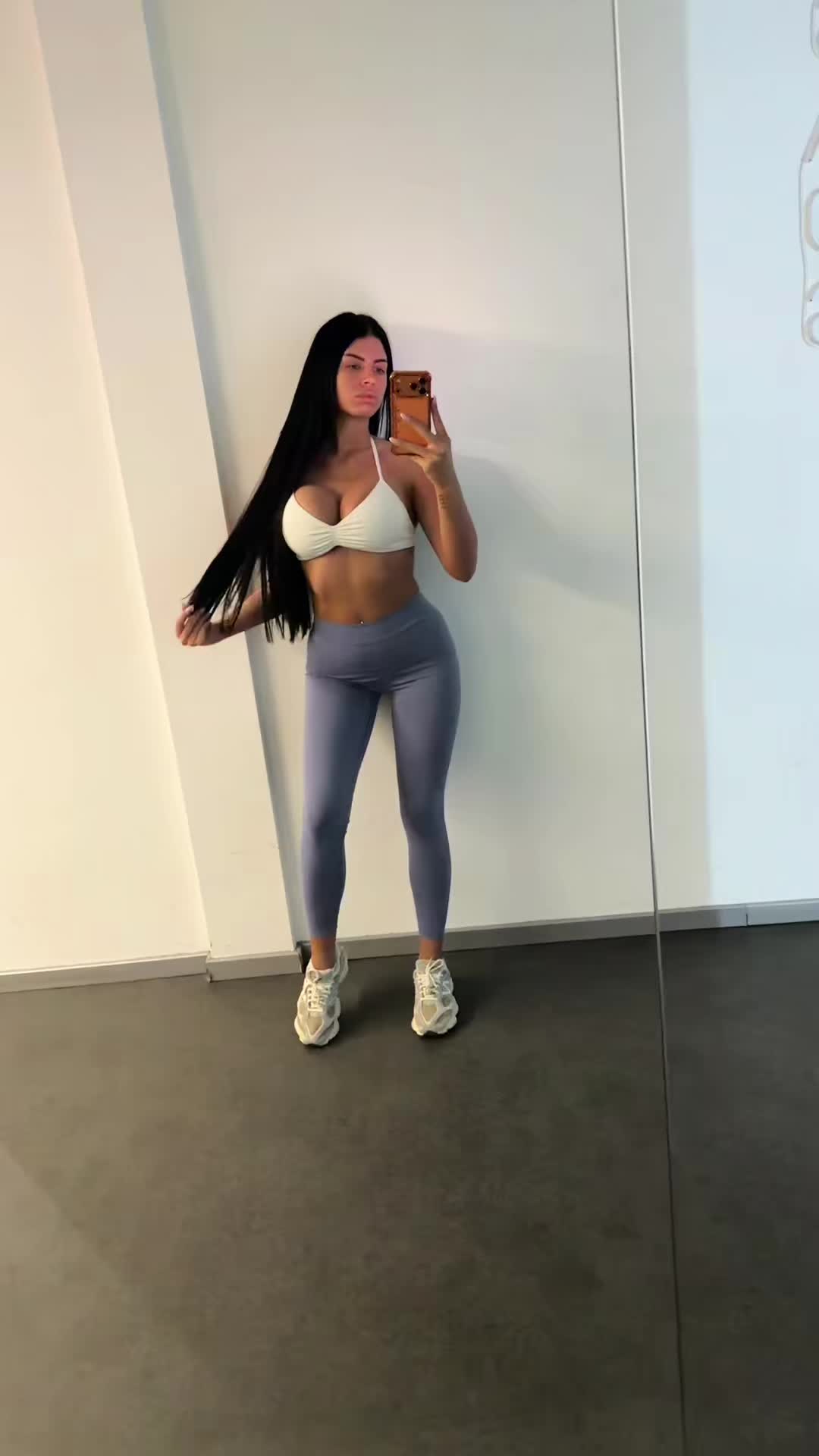@Elena Pavlovic