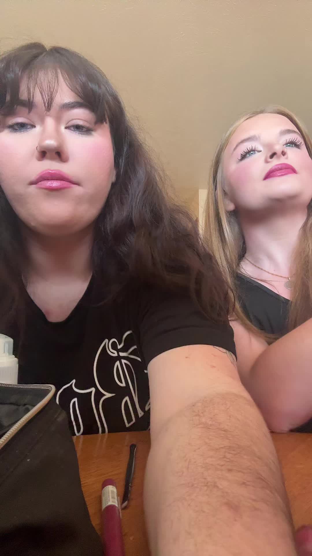 @imnotavailable21