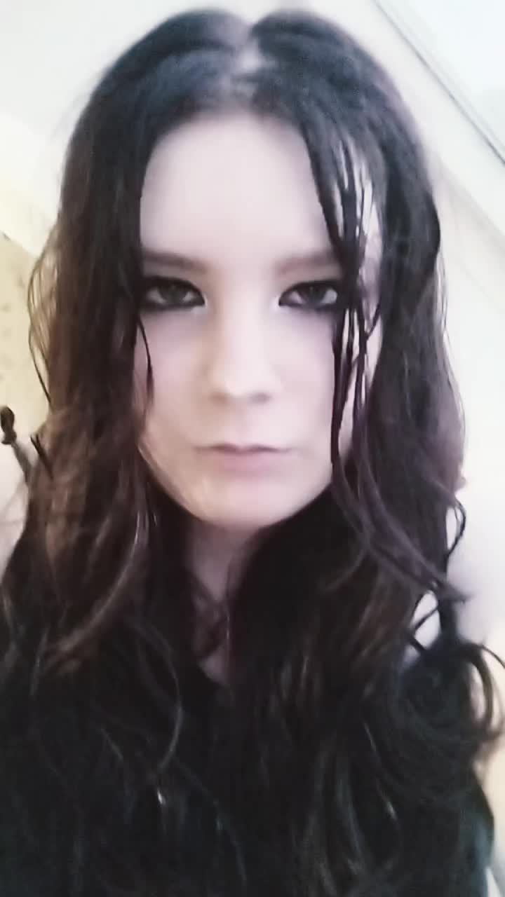 @๐ฏ๐๐ข๐ง๐ค๐๐๐๐ฒ_โฆ๐๐จ๐ฌ๐ฏ