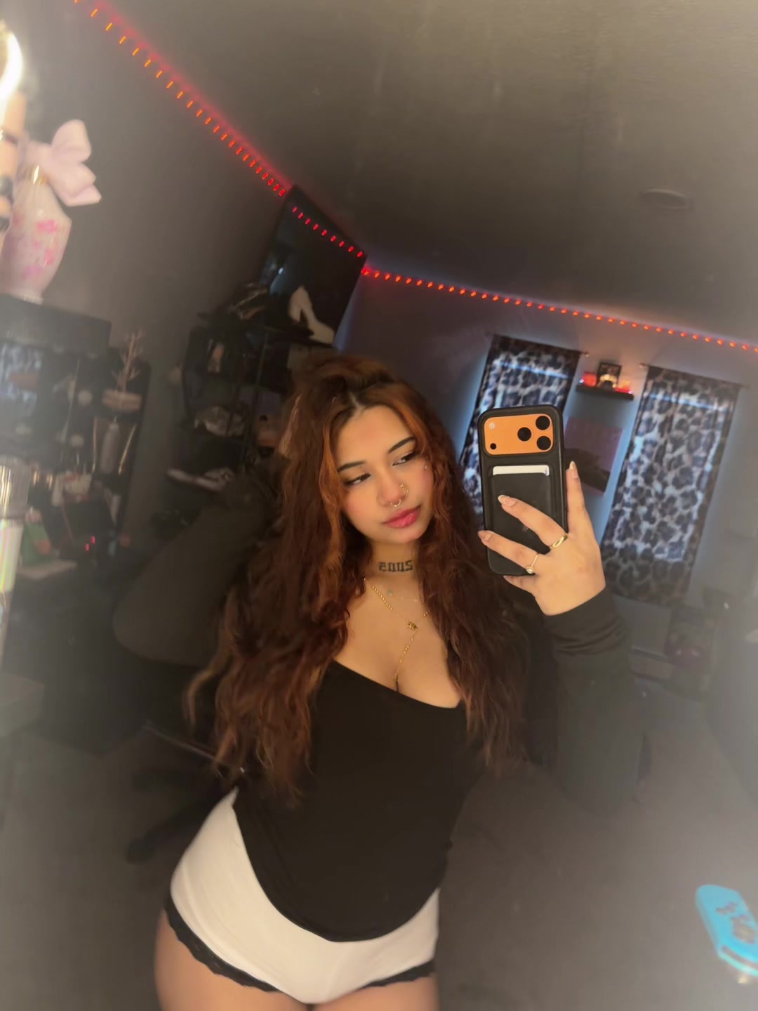 @Lari🌈