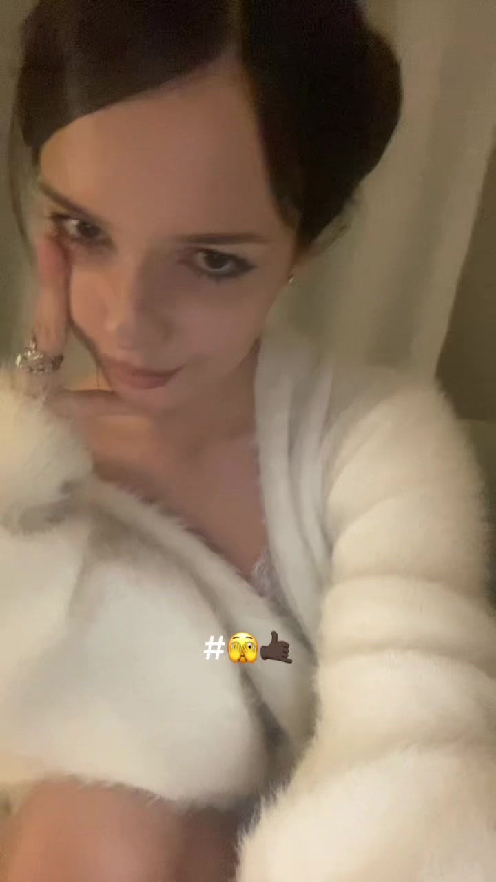 @🧛🏾♀️⚔️