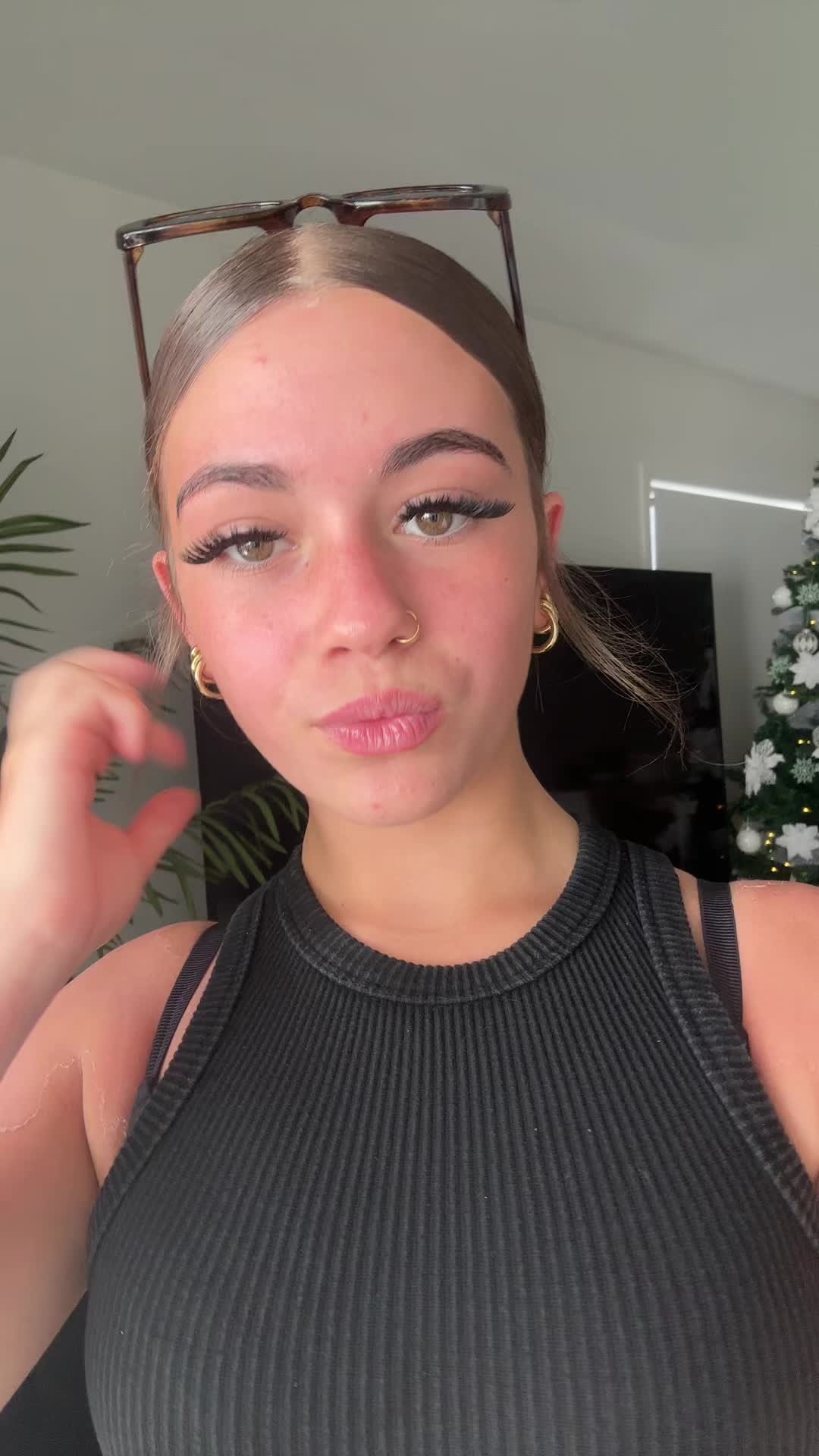 @️