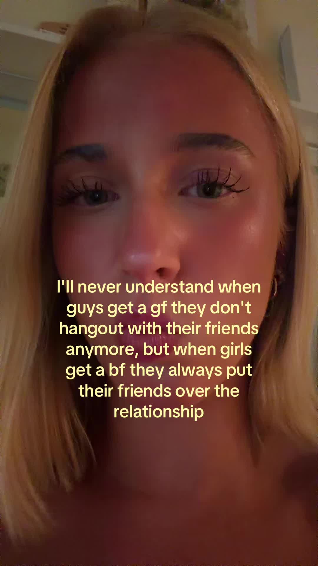 @theelliebarker