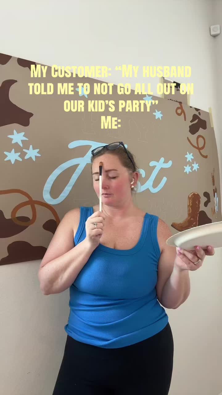 @Lindsey | Banner Artist & Mom