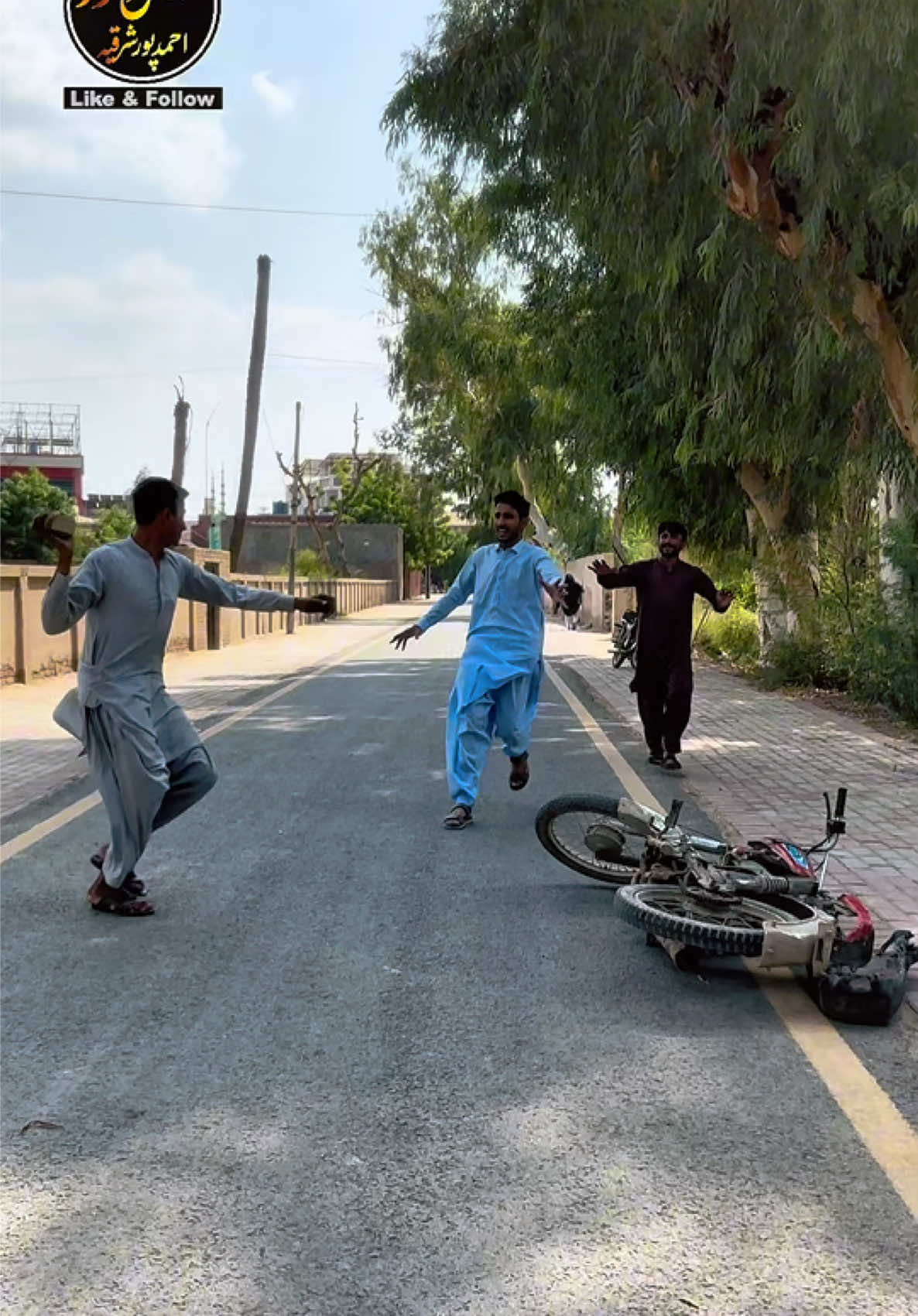 @Khan Autos Ahmad Pur