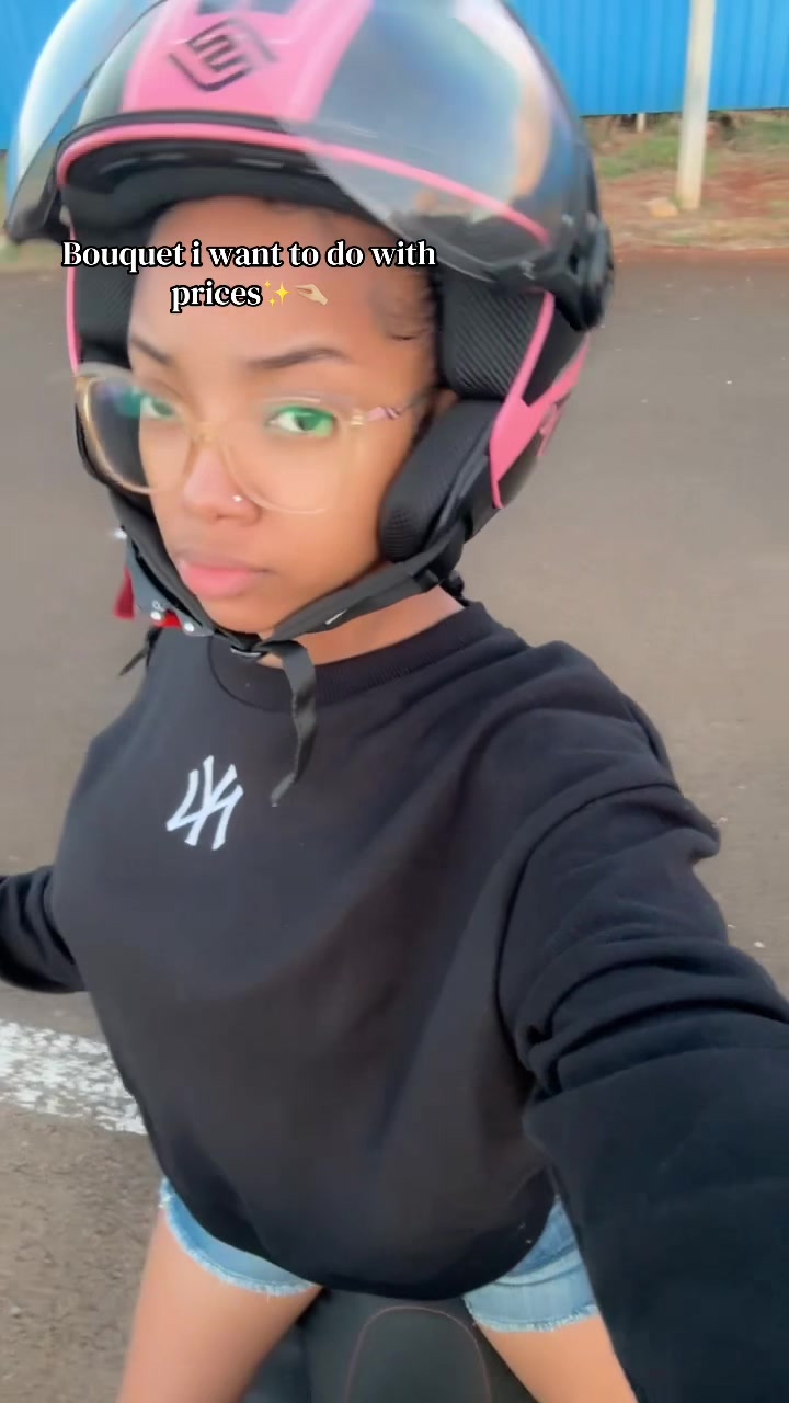 @Baddieᥫ᭡.