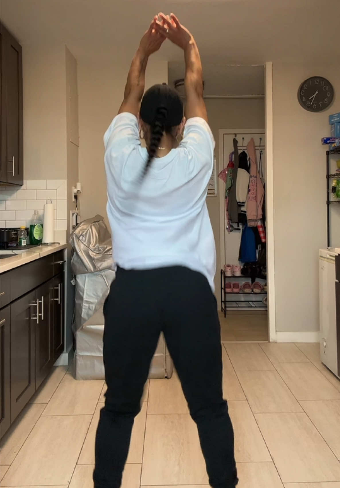 @momof4