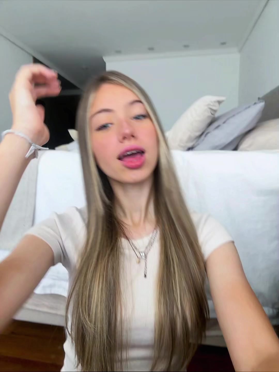 @𝓬𝓪𝓽𝓪