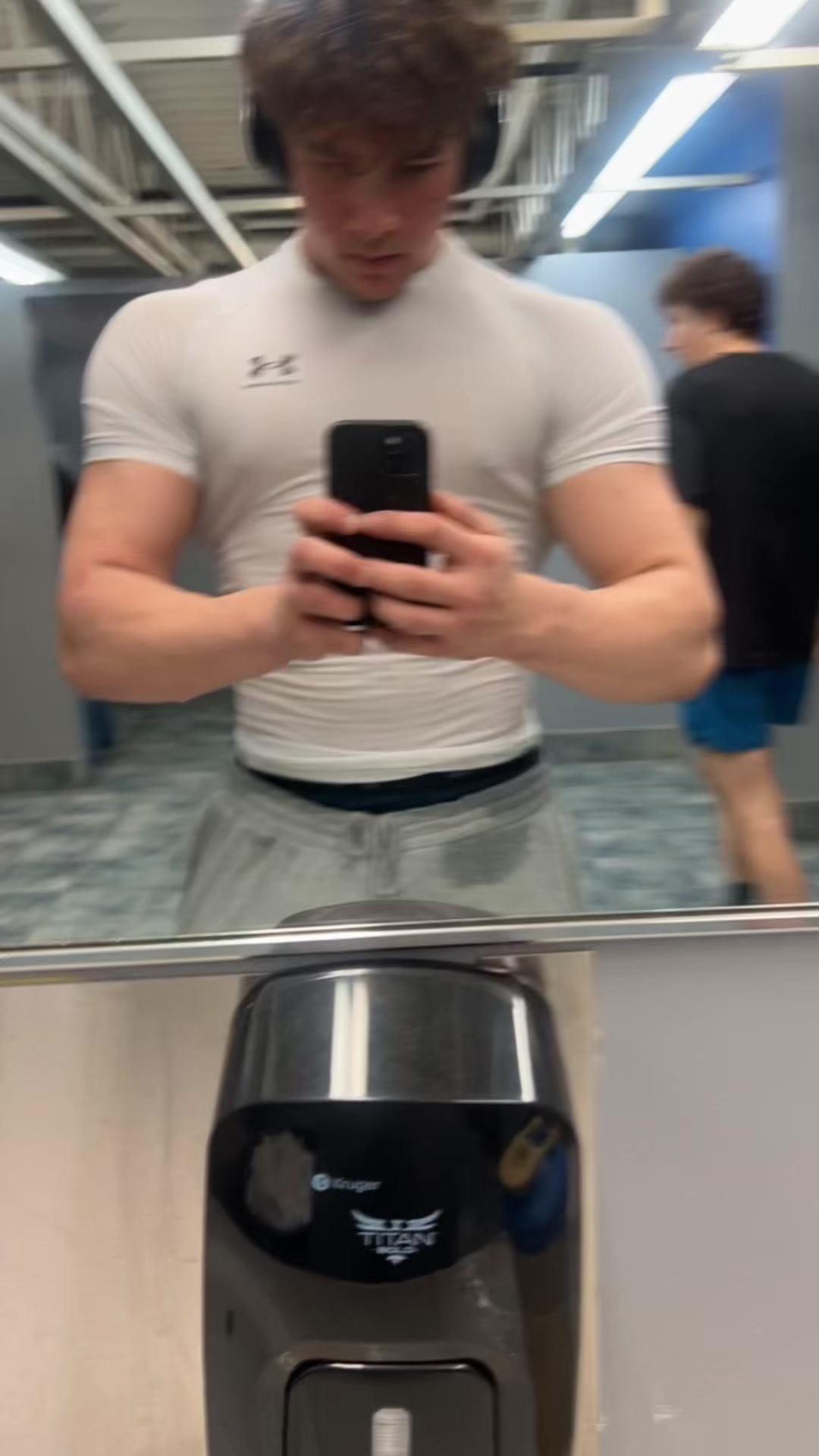 @damien𖣂