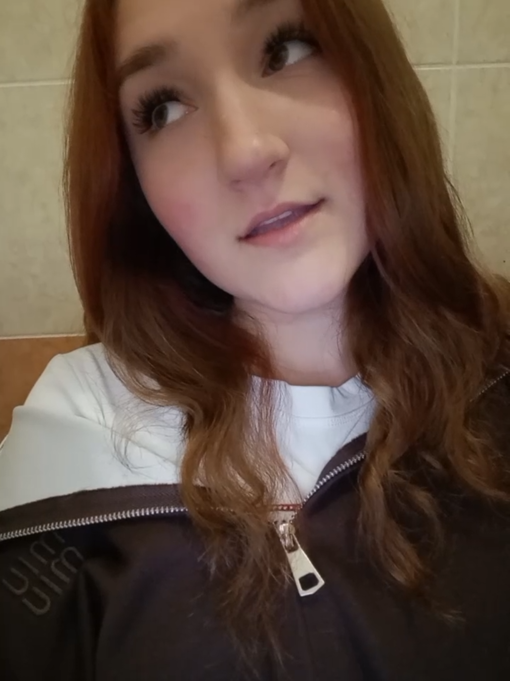@🙇🏻&zwj;♀️