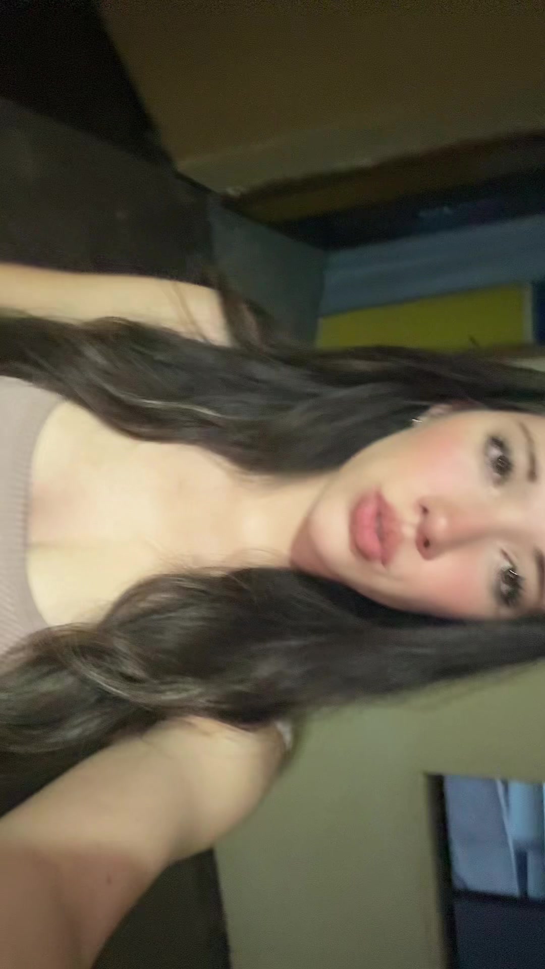 @VICKY ♡