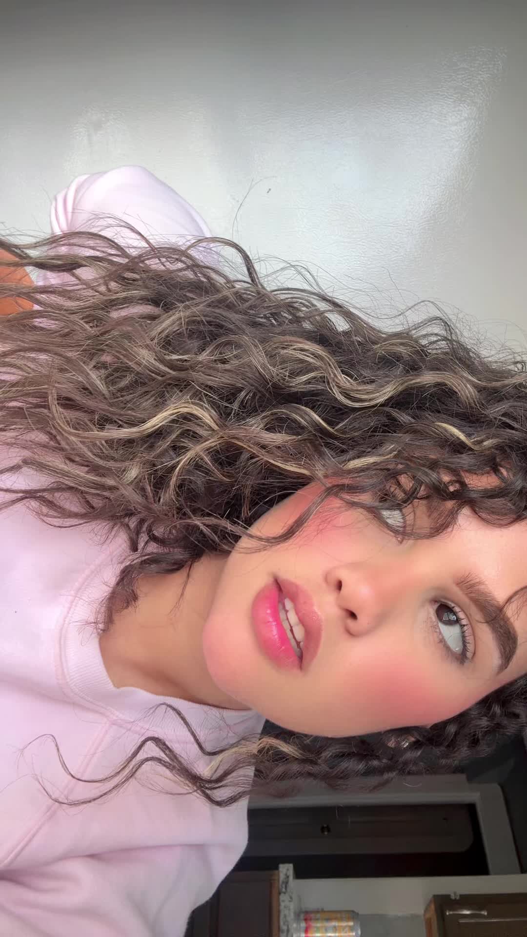 @️