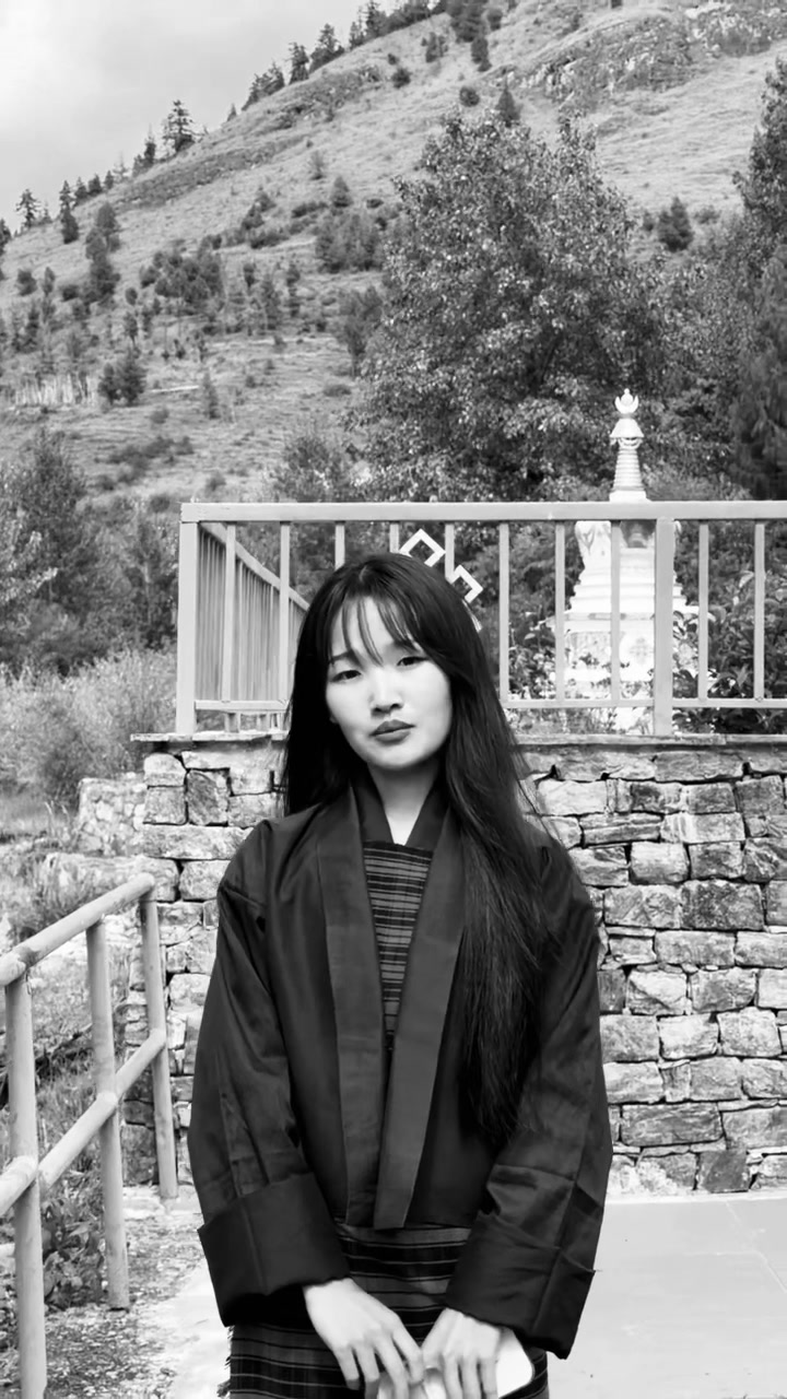 @La~