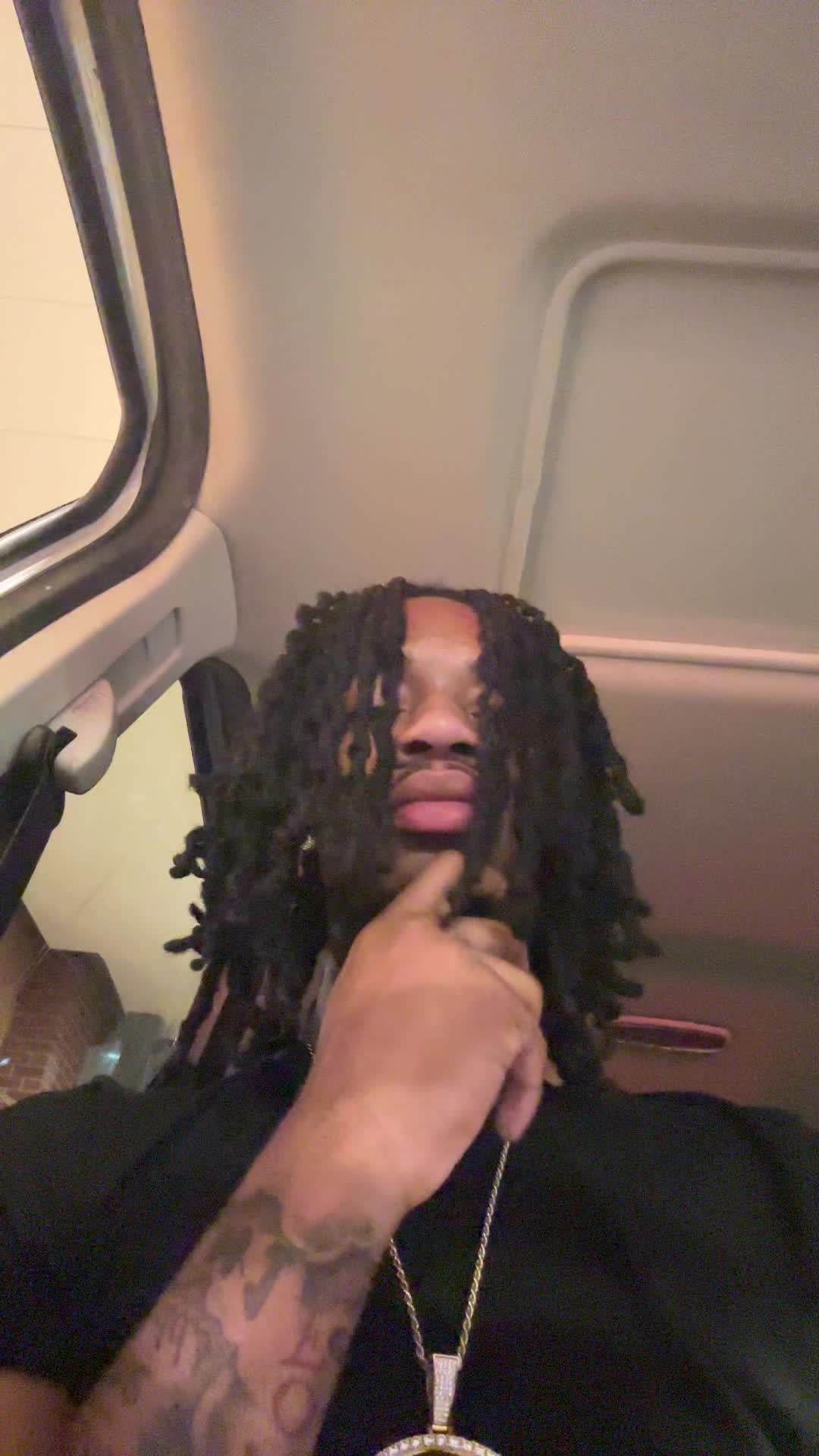 @Tj