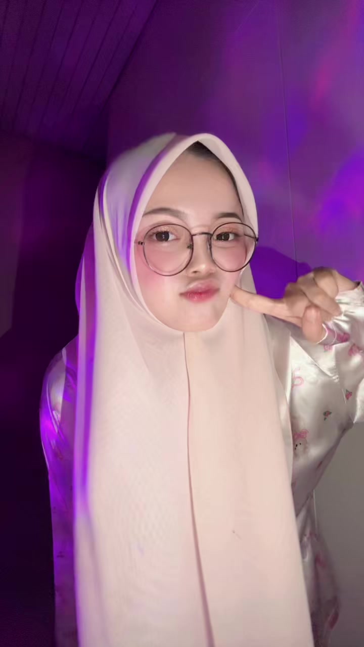 @cutkina_