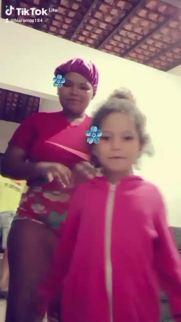 @Menorzinha Biaa Cast