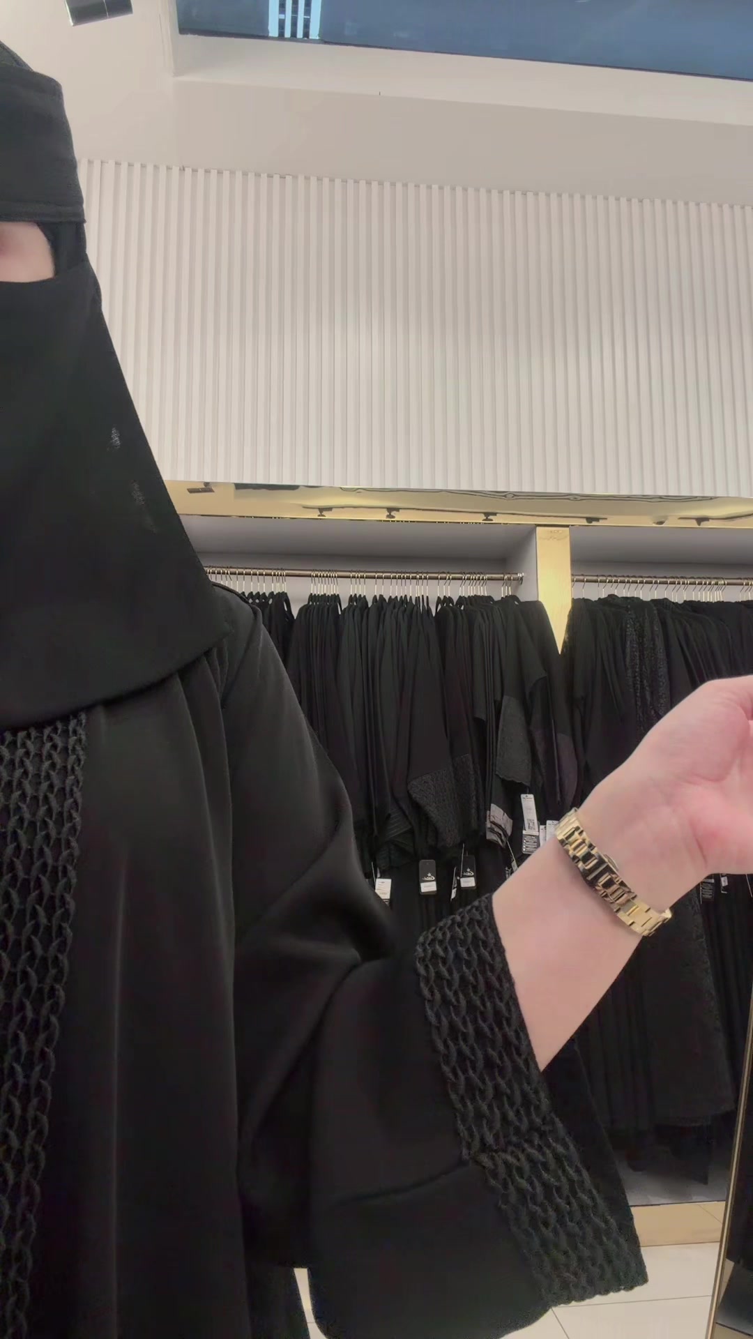 @shmok.abaya
