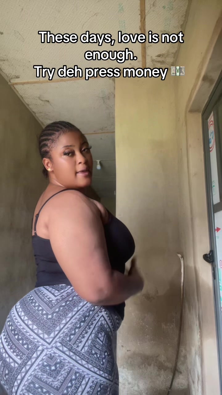 @Curvy Queen 👸