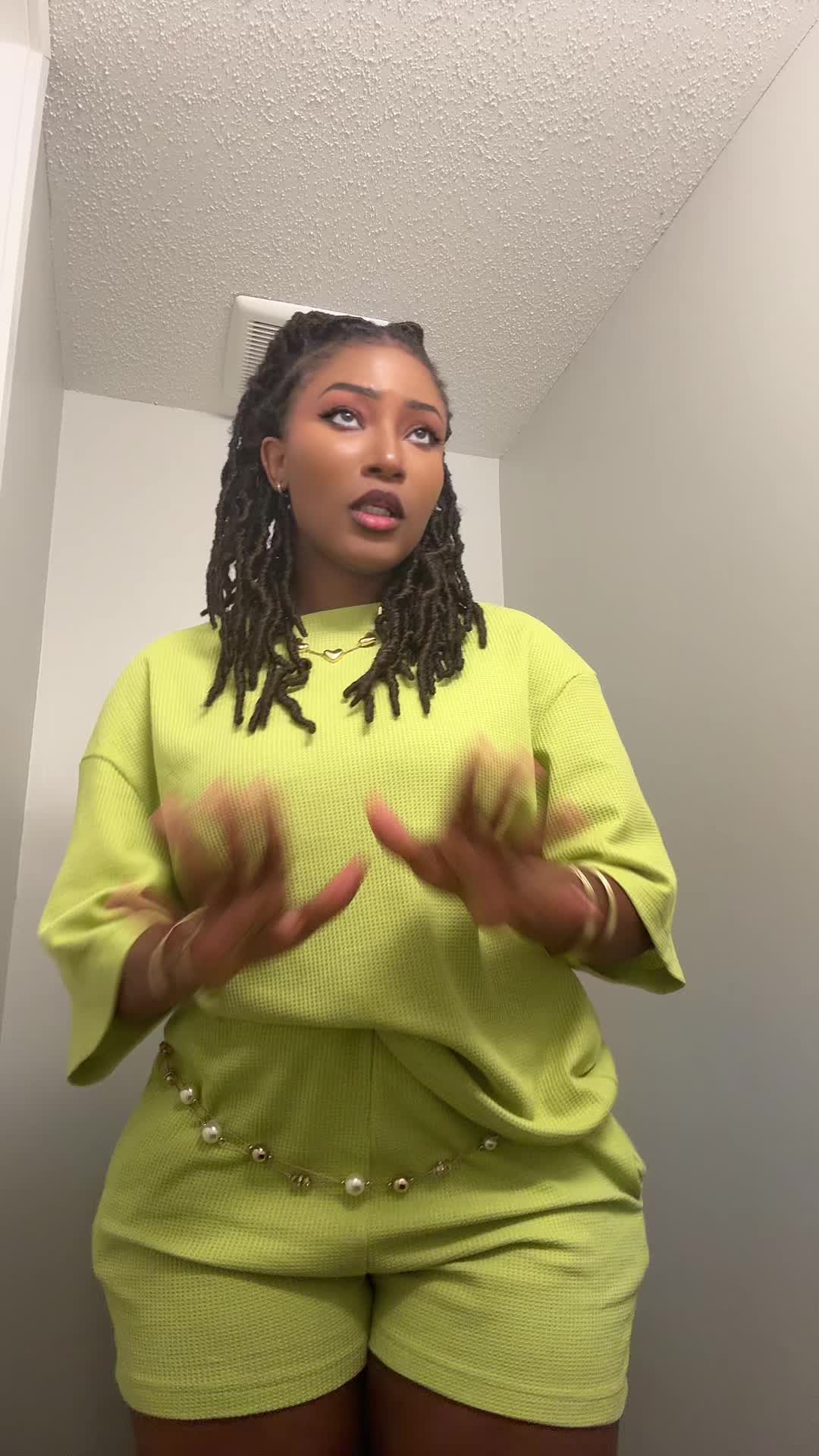 @QINAH🤏🏽