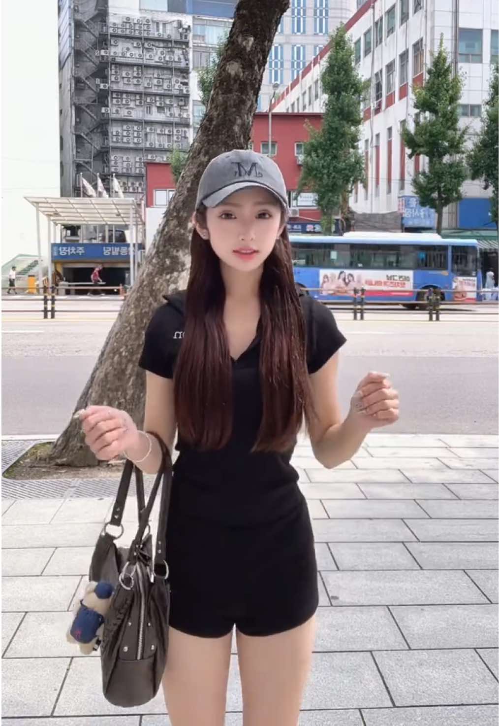 @胡晴