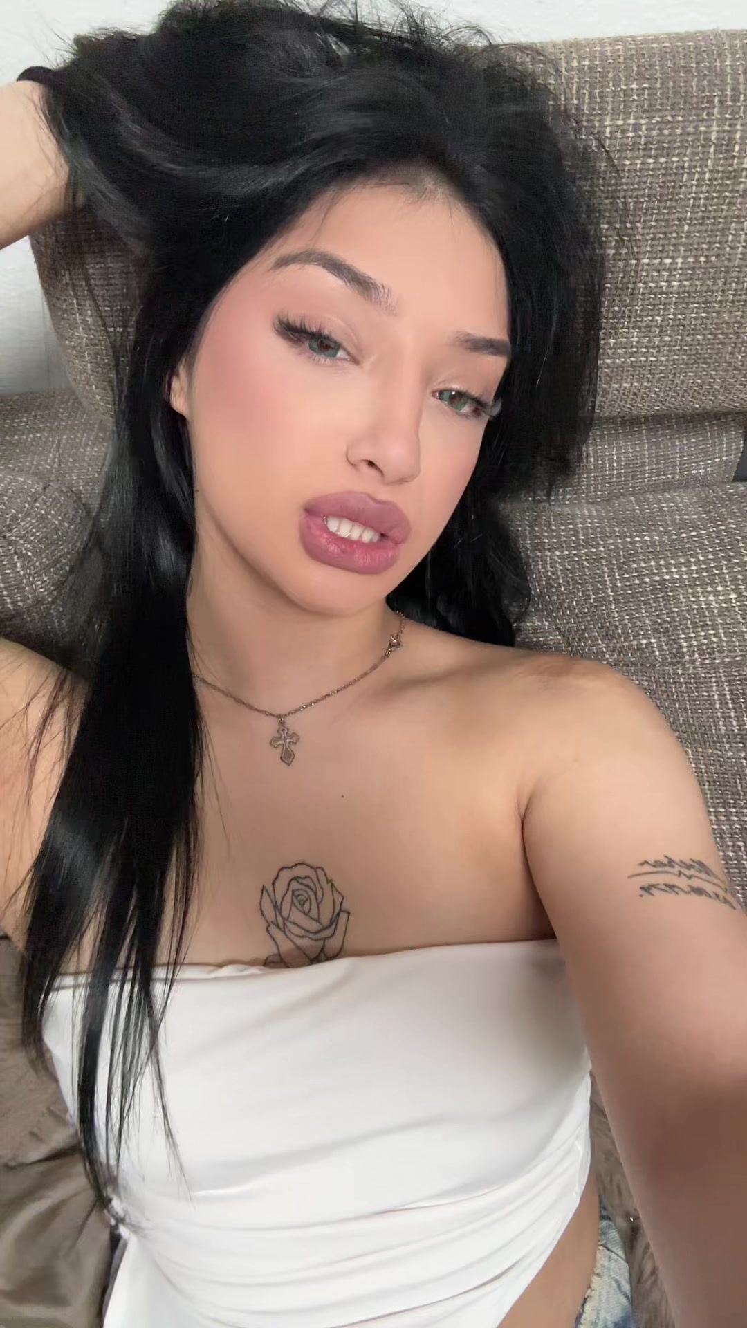 @🦋