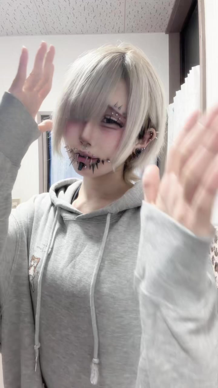 @もてて