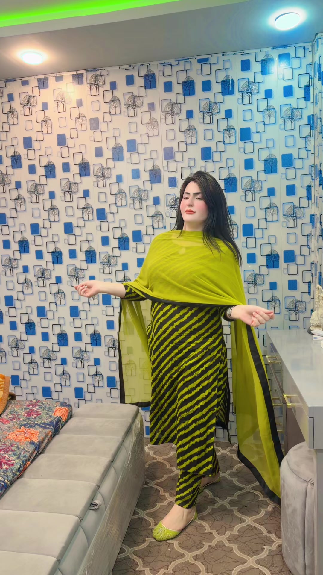 @Riya Khan34