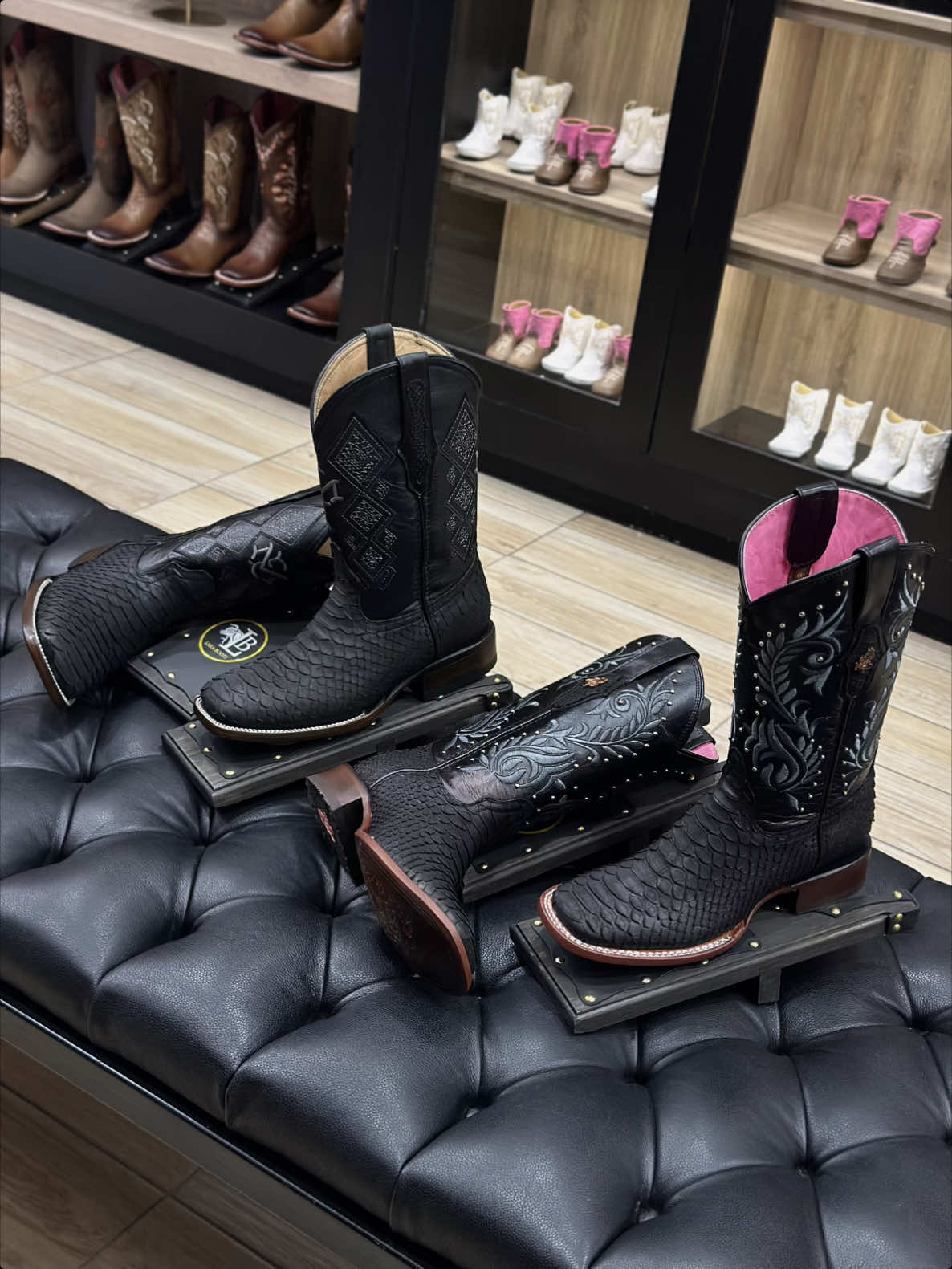 @Lara boots