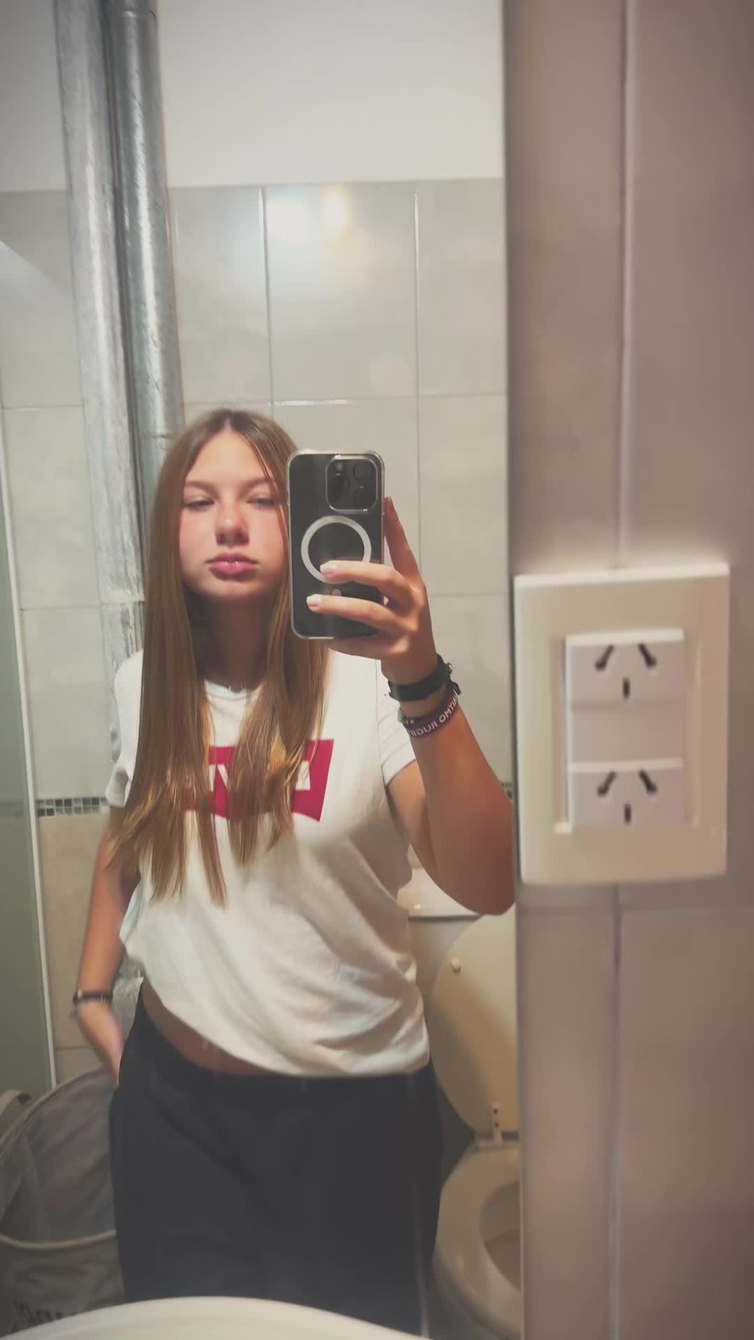 @rreeenaaa_