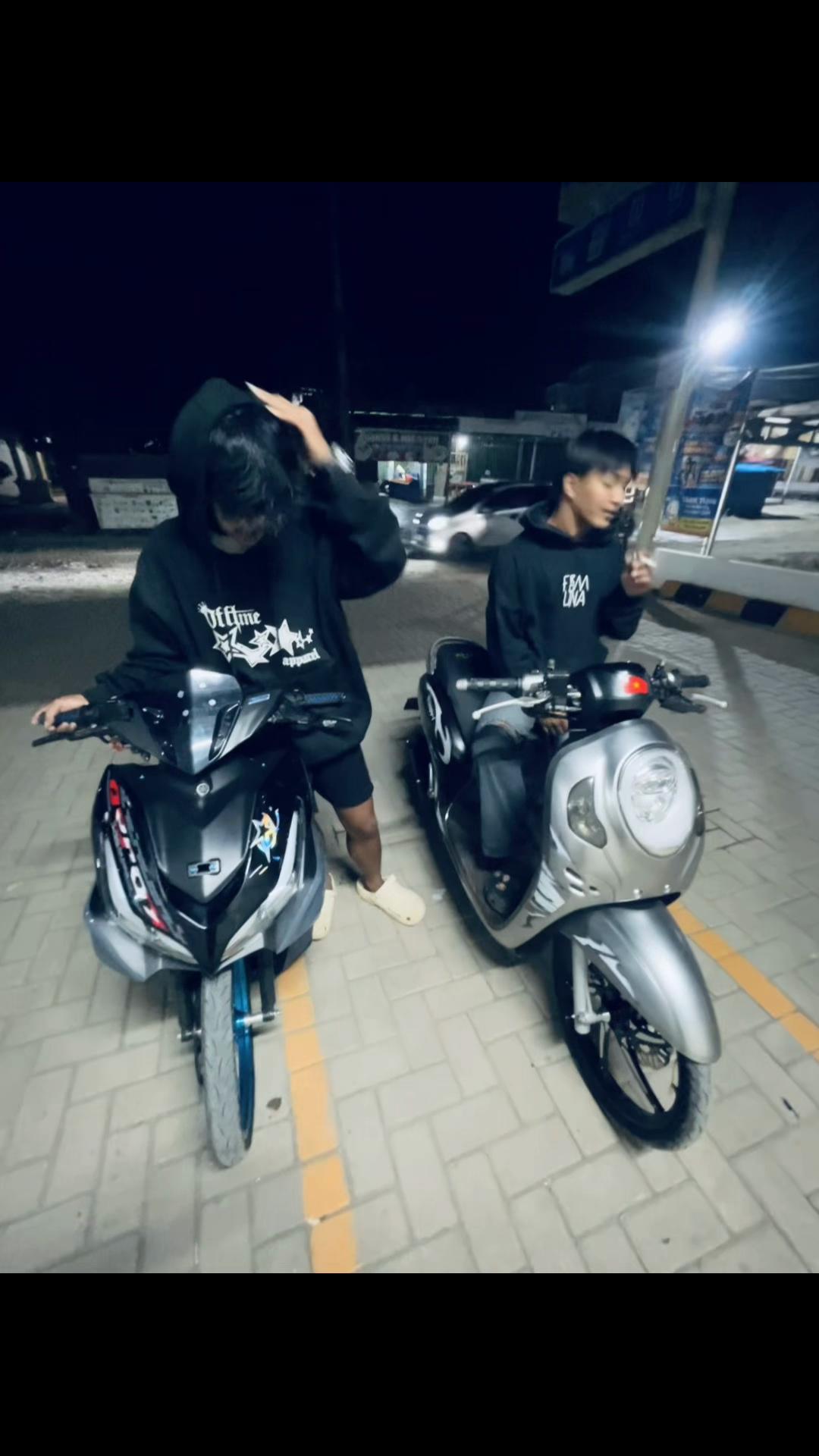 @Lexyroxx・999
