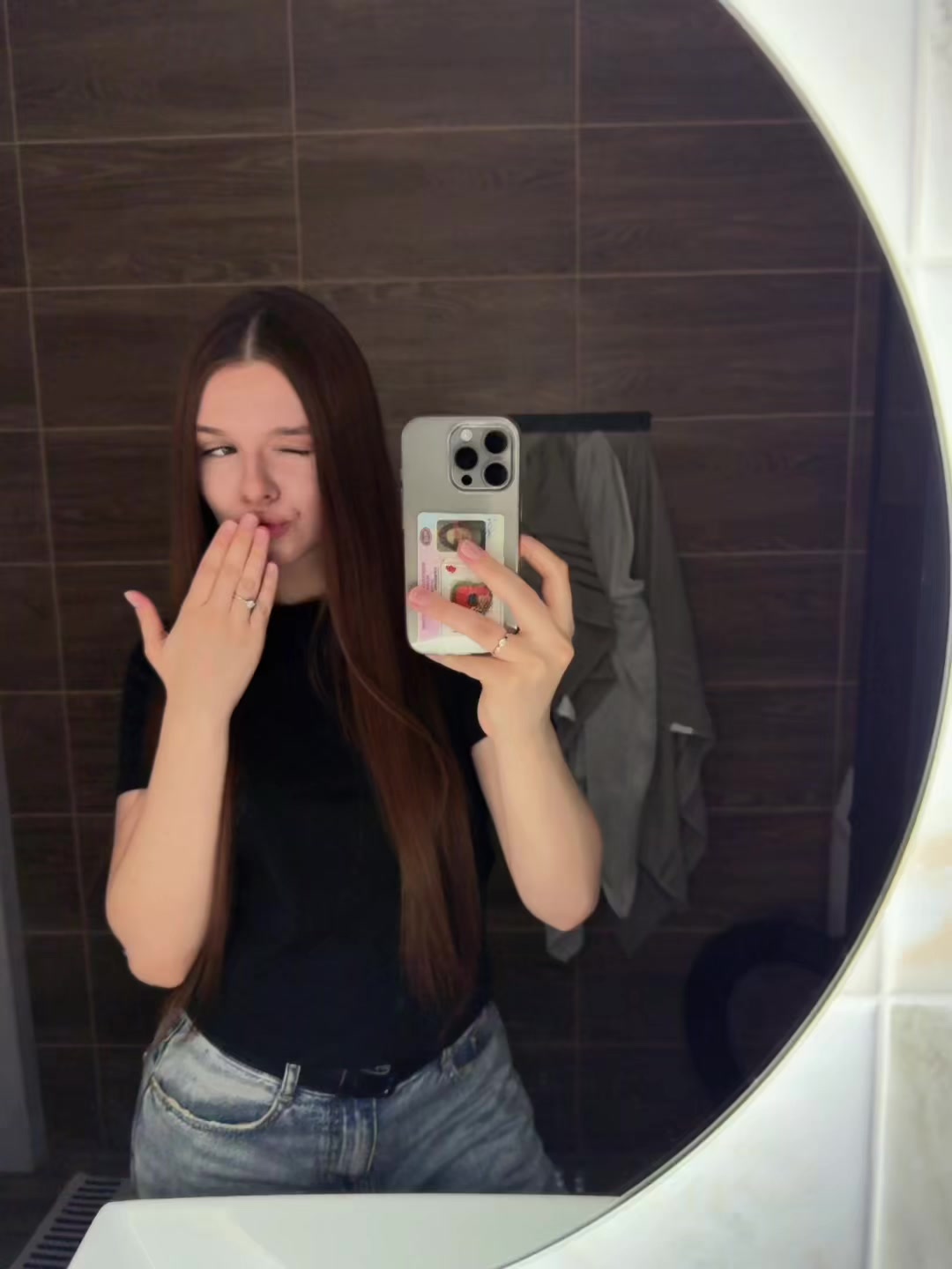 @yanaaa.w_
