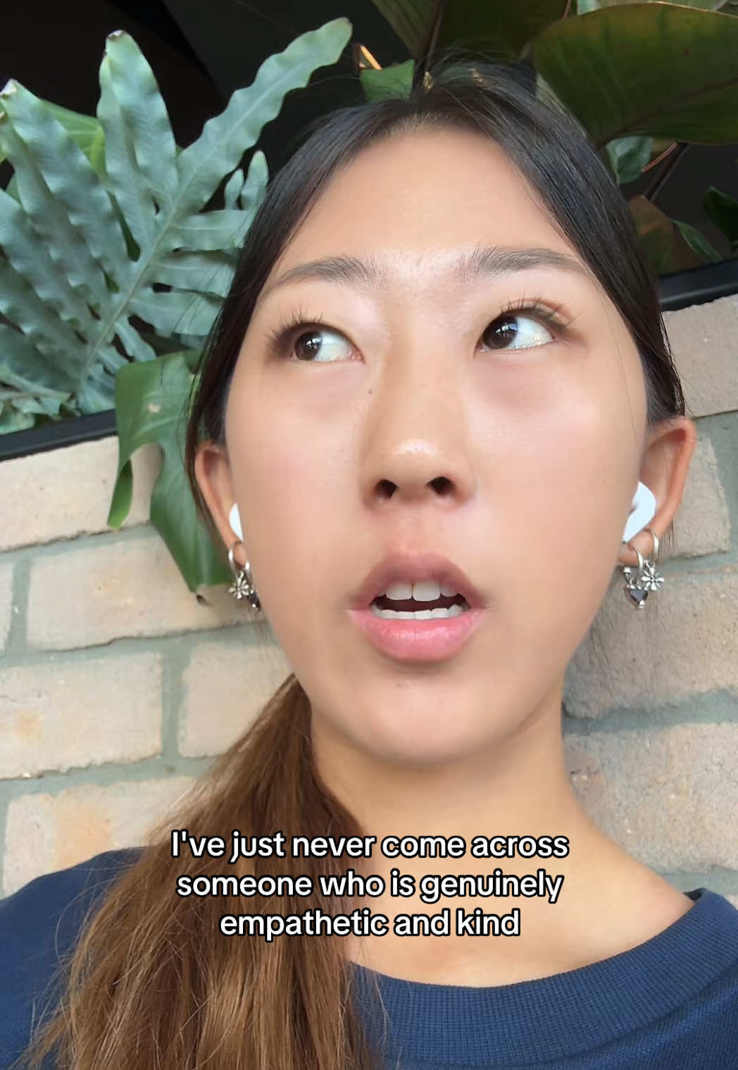 @lola