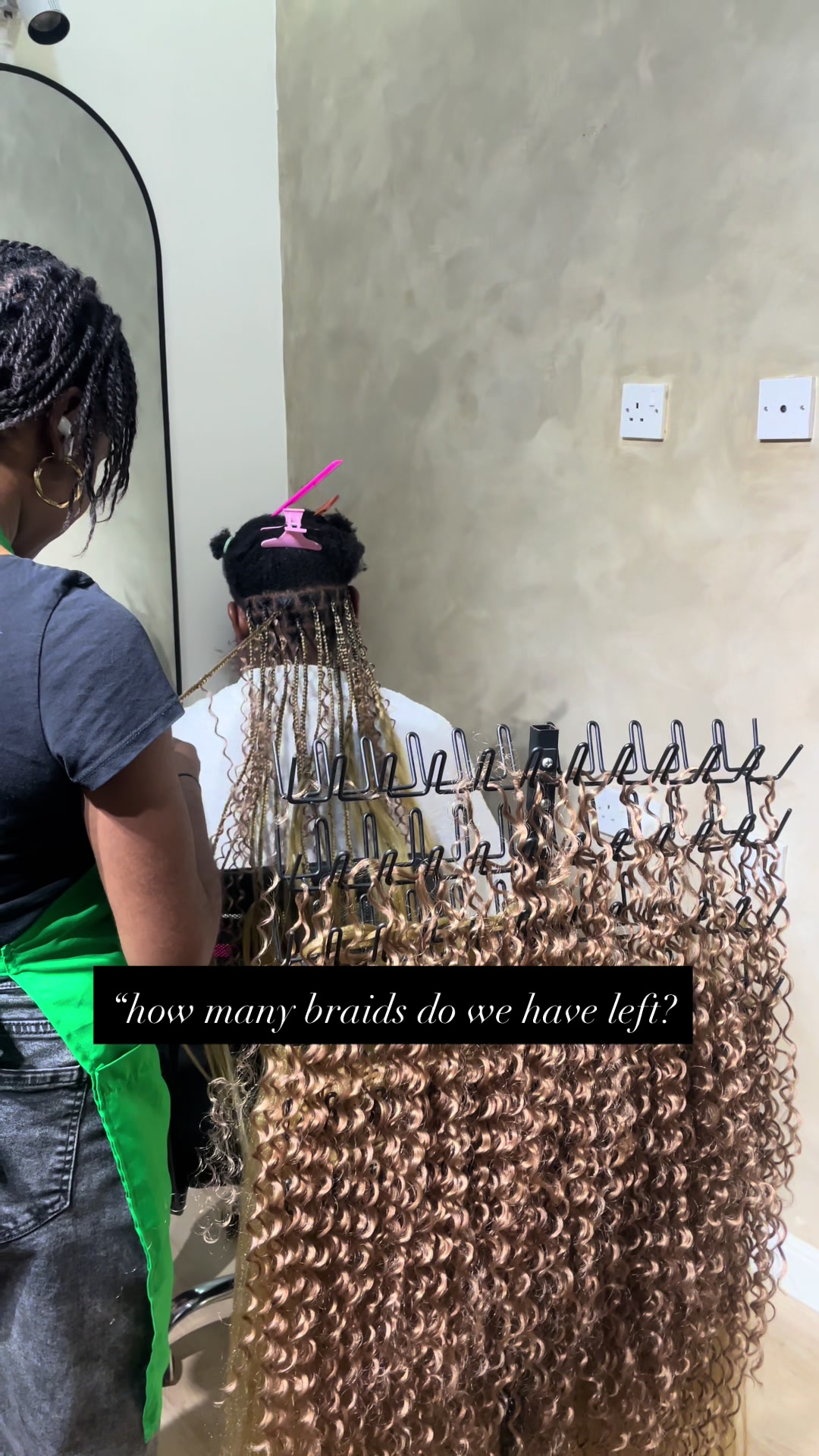 @LRB | Hairstylist in Surulere