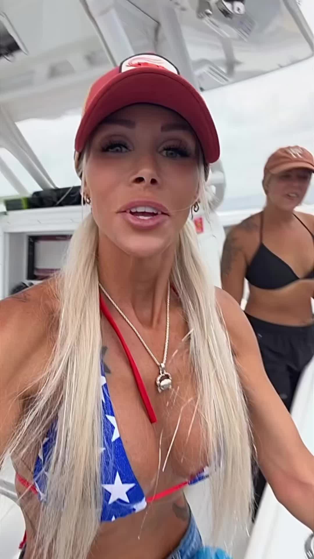 @hotgirlsfishing