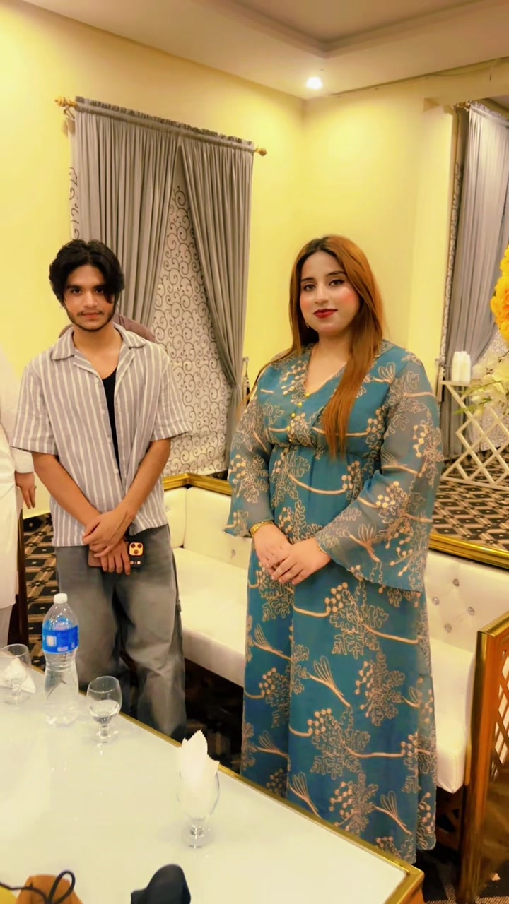 @Pakistani kuri 🇵🇰