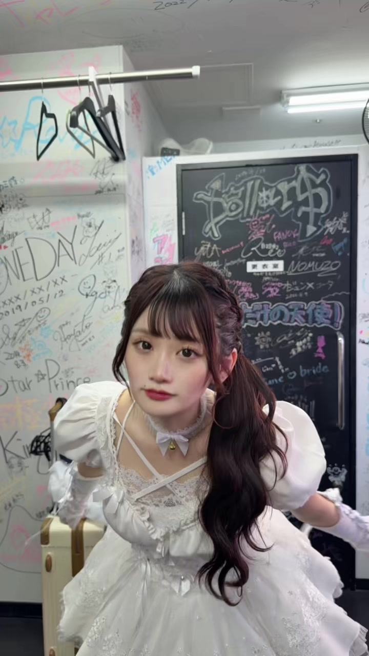 @ねむ