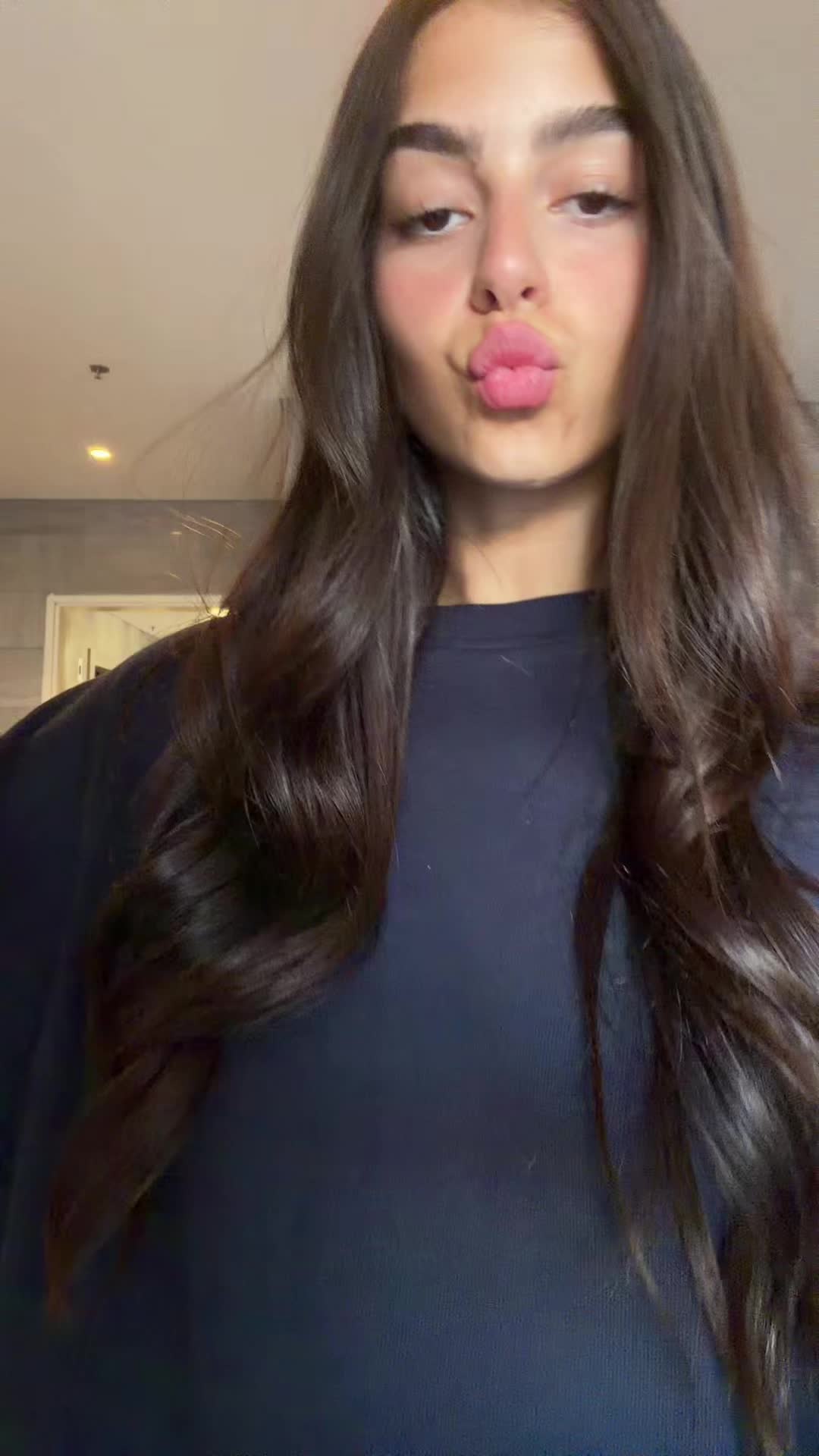 @liacohav