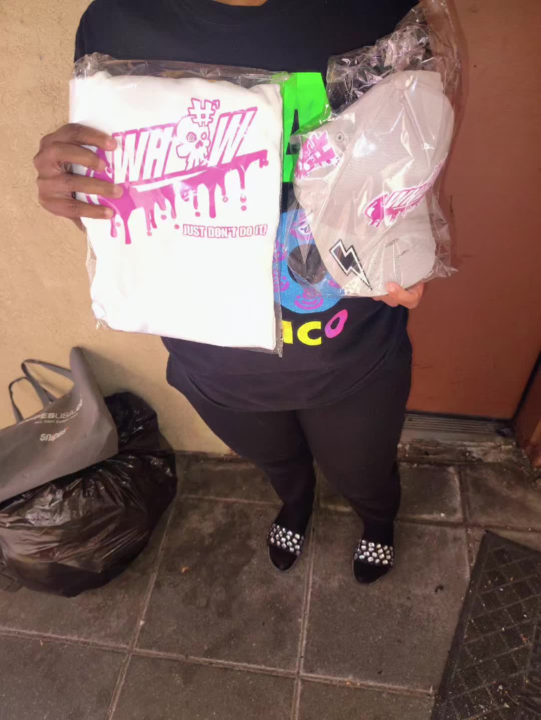 @WHOWWEAR.CO