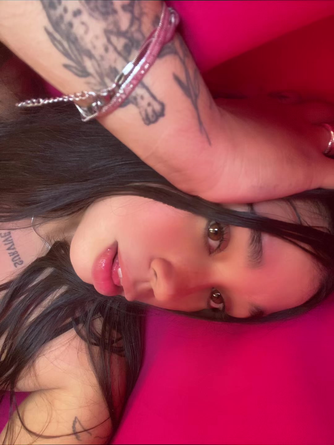 @VALENTINA💋