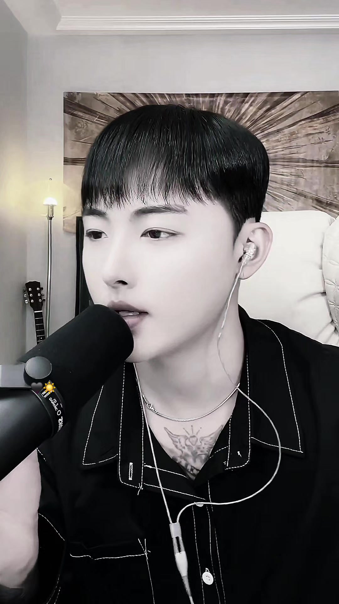 @🖤˚⋆선샤인⋆˚☀️