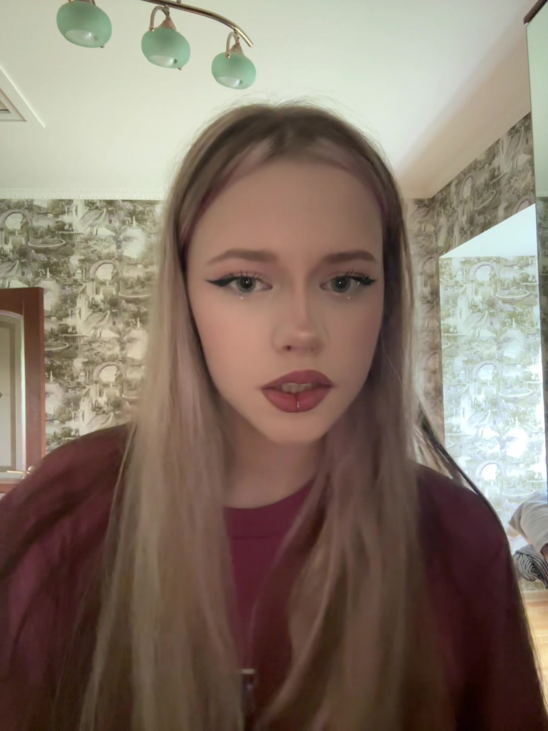 @★★★