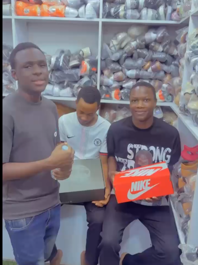 @Mr Shoe Hub Cleveton Powers